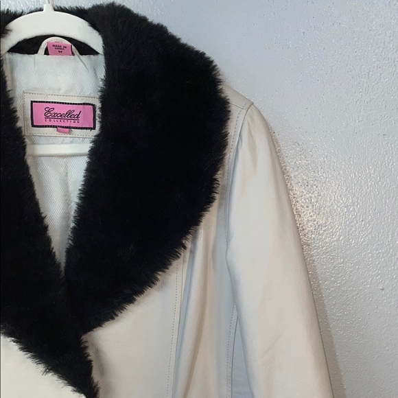 Elegant White Leather Jacket with Black Accents - Picture 3 of 16